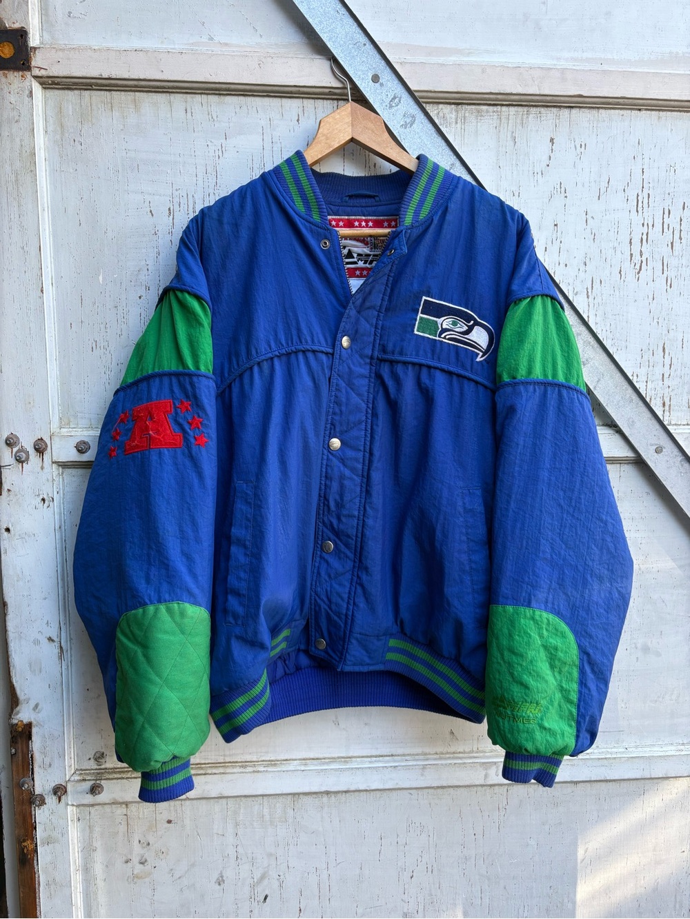 Vintage 90s Nutmeg Seattle Seahawks NFL Bomber Zip Up Puffer Jacket Size L
